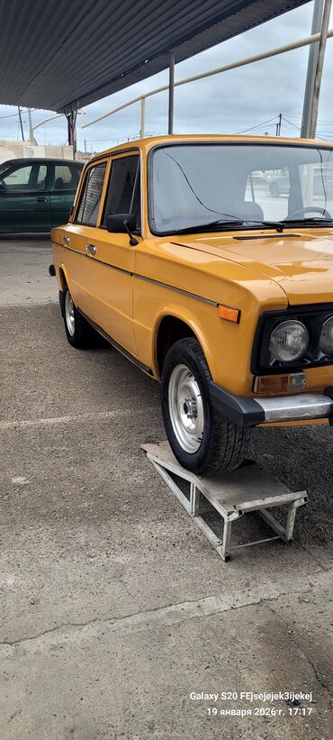 VAZ (LADA): VAZ 2106, sarı rəngli sedan Müəssisə: VAZ Model: 2106 (klassik — 3