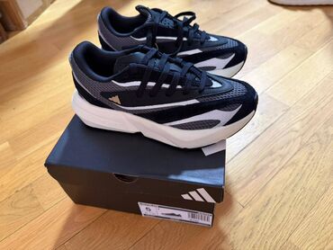 женские красные кеды: Adidas, Размер: 36, цвет - Черный, Новый