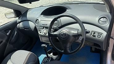 витз: Toyota Vitz: 2003 г., 1.3 л, Автомат, Бензин, Хэтчбэк — 7