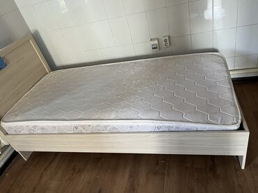 купить бу кровать с матрасом: Продается кровать б/у, состояние хорошее