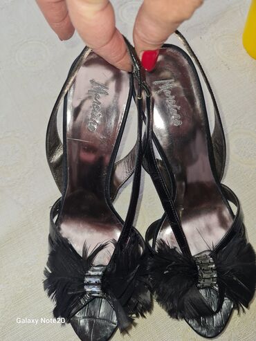 crne antilop čizme na petu: Sandals, Guess, 38.5