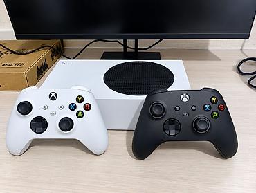 xbox wireless controller: Игровая консоль Xbox Series S с двумя беспроводными геймпадами (белый — 1