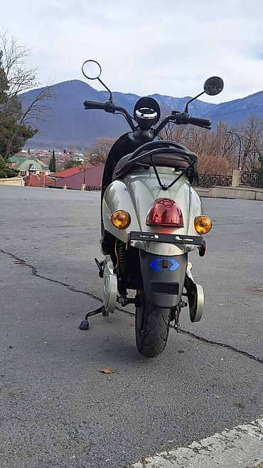 Mopedlər,skuterlər: Retro dizaynlı Elektrikli şəhər skuteri - Rəng: açıq yaşıl gövdə — 5