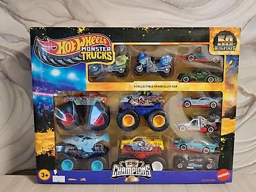 Набор игрушечных машинок Hot Wheels Monster Trucks – Trophy of
