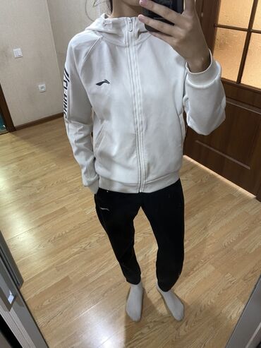 горячий перец для похудения: Спортивный костюм Lining (женская модель) - Верх: белая кофта на