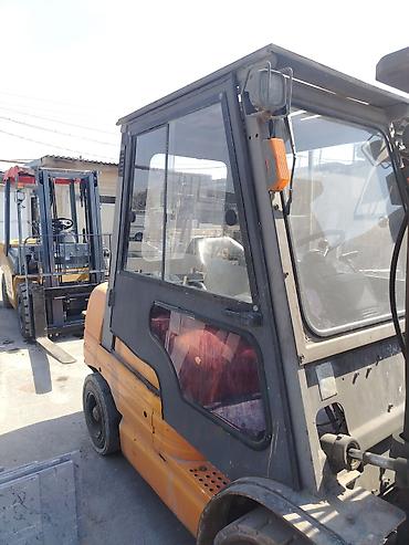 şəxsi yük maşını ilə iş: Yükqaldıran “Forklift” — sənaye və anbar işləri üçün Xüsusiyyətlər: - — 6