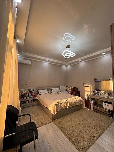 Продажа коттеджей и домов: 🏡 Продаётся 3-х комн.дом в Ак-Орго! 📍 Локация: ул. Бекет, всего в — 14