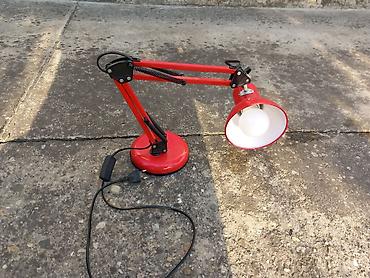 posta kula: Stolna/desktop radna lampa sa podesivim krakovima – crvena - Klasičan — 1