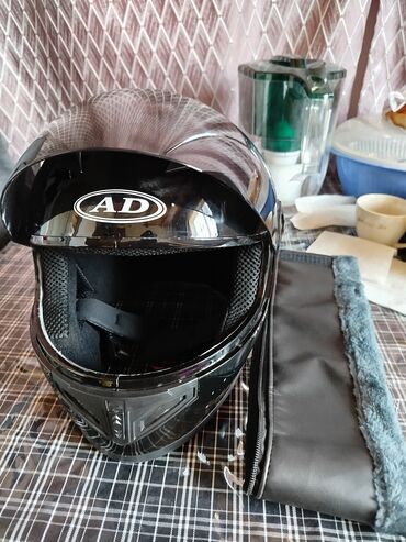 шлем для мотоцыкла: Каска сатылат жаны тосундогу краскасы еле учкан калган жагы жакшы