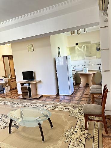город кызылкыя квартиры: 2 комнаты, 45 м², Золотой квадрат Сталинка, 3 этаж, Старый ремонт — 1