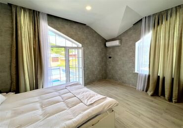 Günlük kirayə evlər: 240 kv. m, 5 otaqlı, Qaz, Su, İnternet — 4