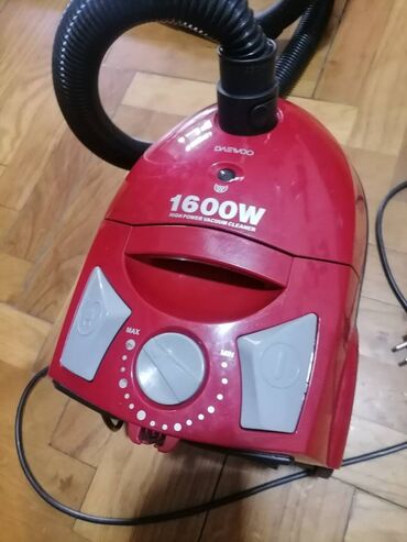 Home Appliances: Usisivač DEVO 1600 W sa platnenom kesom 
Lepo radi
 Mirjevo