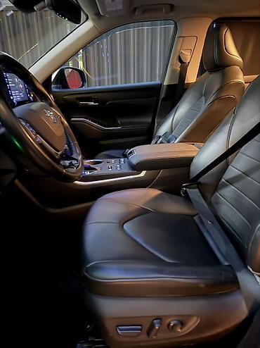 low ll: Toyota Highlander: 2021 г., 3.5 л, Автомат, Бензин, Внедорожник — 7