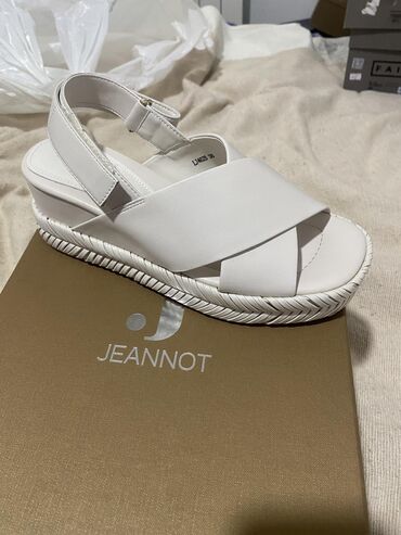 Salonke: Salonke, 36 — 3