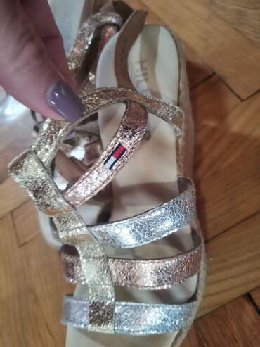 Sandale: Ženske sandale na platformu brenda Tommy Hilfiger Denim. Gornjište je — 1