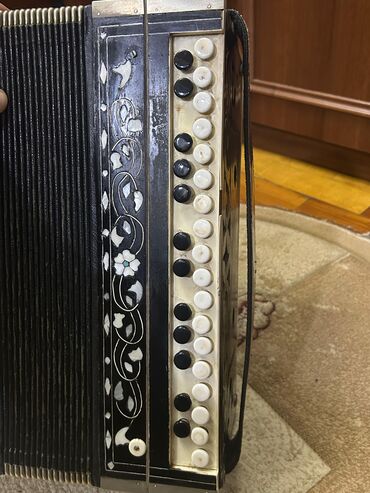 Qarmonlar: Qarmon, Akustik — 9