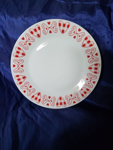 Kuhinjski setovi: Porcelanski nov set,servis za 4 osebe. Servis fabricki za 4 na lalafo.rs — 10 Kuhinjski setovi: Porcelanski nov set,servis za 4 osebe. Servis fabricki za 4 — 10