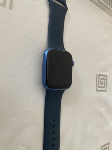 часы appl: Часы Apple Watch Series 7 с корпусом синего цвета и ремешком из
