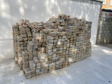 Курулуш кирпичи: Продаются Б/У кирпичи примерно 2000 шт 80% не сломанные. Город Ош lalafo.kg да Курулуш кирпичи: Продаются Б/У кирпичи примерно 2000 шт 80% не сломанные. Город Ош