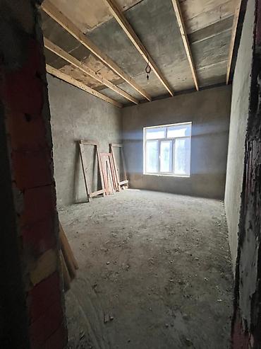 Həyət evləri və villalar: Çıxarısı kupçası var. 8otaq,2sanitar qovşağı,1mətbəx,217kv.m. 2sot — 5