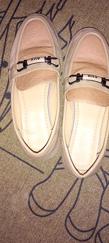 ugg bakü: Bej rəngli qadın mokasinləri - Model: klassik loafer/mokasin - Rəng — 1