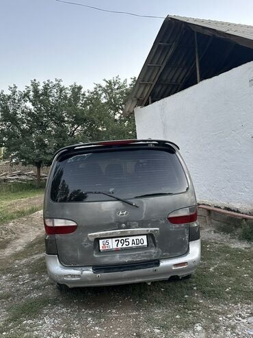продаю с доплатой мне: Hyundai Starex: 2001 г., 2.5 л, Механика, Дизель, Минивэн
