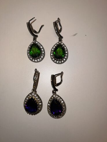 Sırğalar: Bijuteriya sırğalar. Hər şəkildəkinin Hamısı birlikdə 8 manat -da lalafo.az — 6 Sırğalar: Bijuteriya sırğalar. Hər şəkildəkinin Hamısı birlikdə 8 manat — 6