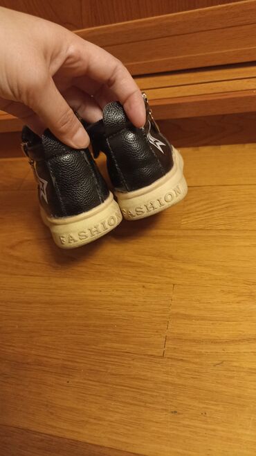 Kurtkalar: 6aydan 2yaşa qədər gedir.Yeni kimi — 9