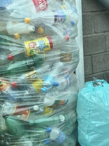 контейнер баткен: Продаю пластиковые бутылки, от напитков можете позвонить по номеру
