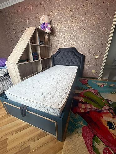 Digər mebel: N17Carpayi 160azn. Olçu: 2.10×95sm Başligin eni 1.25sm Matras ve geniş — 1
