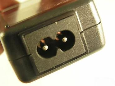 Adapteri i punjači za laptop: AC adapter/napajanje 12 V 3.33 A (model: AD6660-2LF) - Ulaz: 200–240 — 4