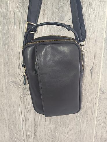 Барсетки: Продаю Барсетку из натуральной кожи покупал 6500 сом ручная работа — 2