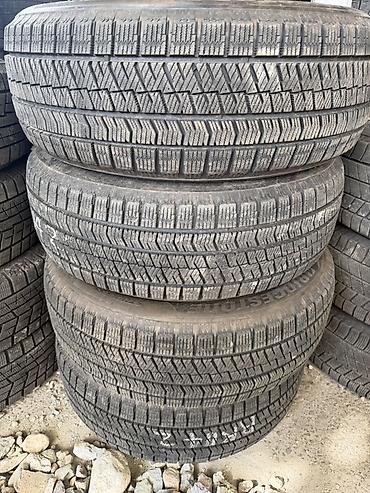 Комплект зимних шин Bridgestone Blizzak VRX2 - Размер: 215/60 R17 -