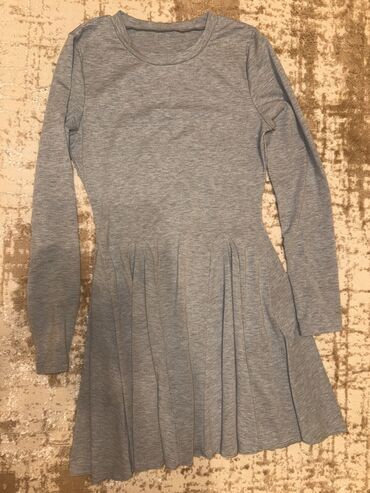 Dəstlər, kostyumlar: Qadın geyim dəsti - Qara qısa qol don: sadə, bədənə oturan siluet — 16