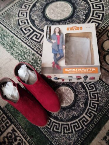 Женская обувь: Ботинки и ботильоны 38, цвет - Красный