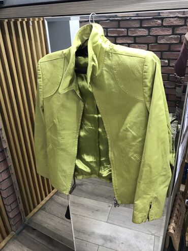 Куртки: Женская куртка Bershka, S (EU 36), M (EU 38), цвет - Фиолетовый