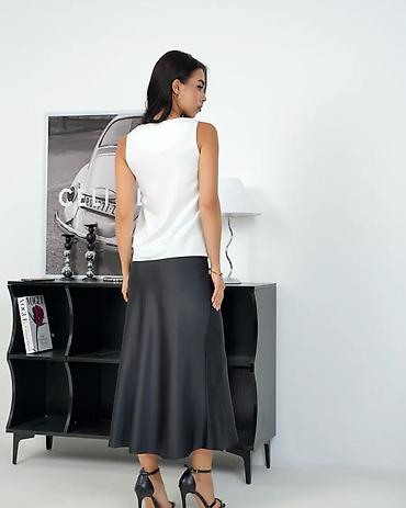 Пиджаки, жакеты: Шёлковый топ под пиджак - 500 сом Чёрный- 44 размер Белый - 48, 52 — 3