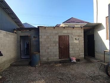 Продажа коттеджей и домов: Продается/сдается двухэтажный дом с огороженным двором — 30