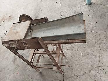 Колье: Металлический станок/механизм с загрузочным лотком и приводным узлом — 2