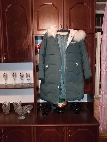 yeni lifcikler: Moschino, L (EU 40)