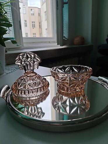 стеклянный кувшин: Винтажная шкатулка/сахарница с крышкой из розового прессованного — 1