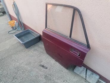 Auto delovi: Vrata zadnja leva Lada 2107 Riva,2105 u bordo boji . Vrata su — 9