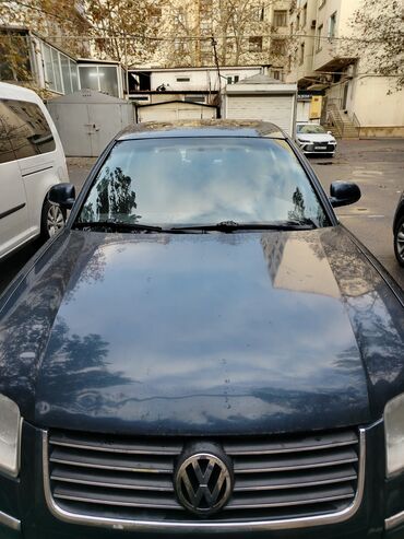 Volkswagen: Volkswagen Passat: 1.8 l | 2004 il Sedan — 3