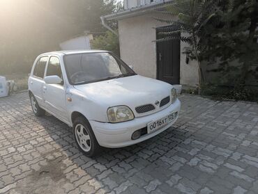 шашылыш сатам: Nissan Март: 2001 г., 1.3 л, Автоматтык, Бензин, Хетчбек