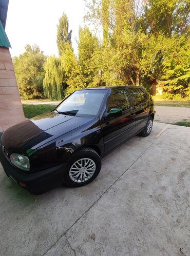 авто бу в рассрочку от частного лица: Volkswagen Golf: 1993 г., 1.8 л, Механика, Бензин, Седан