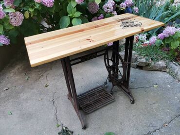 iznajmljivanje stolova: Singer vintage sto unikat 90*39 cm visina stola 73.5 cm debljina