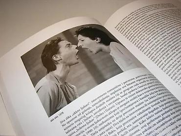 buzz majce: MARINA ABRAMOVIĆ OD REZA DO ŠAVA, Svetlana RacanovićAutor: Svetlana — 2