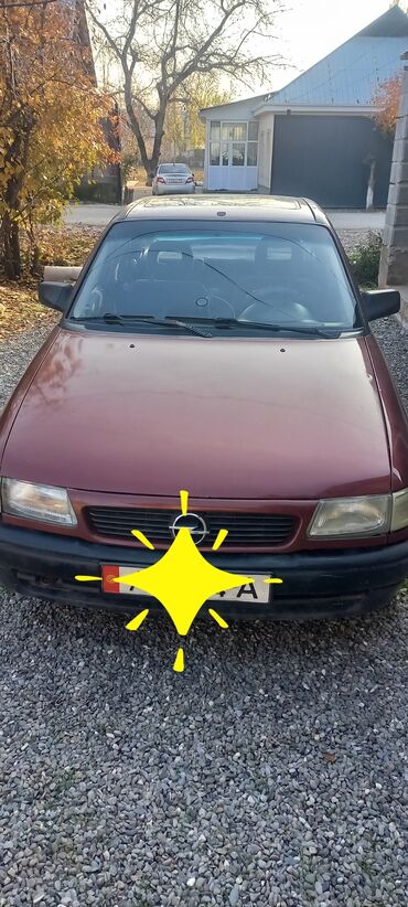 гибрид машина: Opel Astra: 1992 г., 1.6 л, Механика, Бензин, Седан