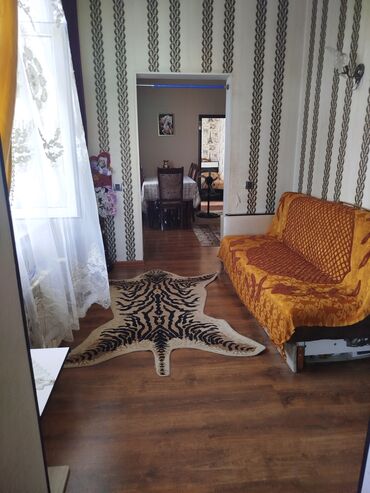 Həyət evləri və villaların satışı: Həyətyanı fərdi ev sahəsi - Qapalı hasar ilə əhatələnmiş həyətyanı — 12