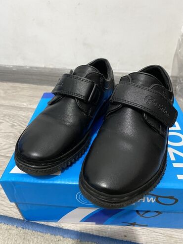 heelys купить недорого: Классические черные лоферы для мальчиков, идеально подходящие для